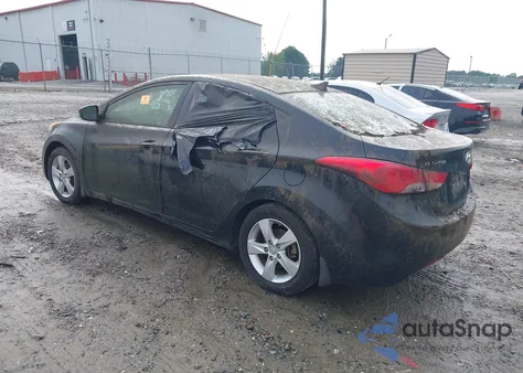2013 Hyundai Elantra Gls z USA, uszkodzony, nr VIN 5NPDH4AE6DH261847